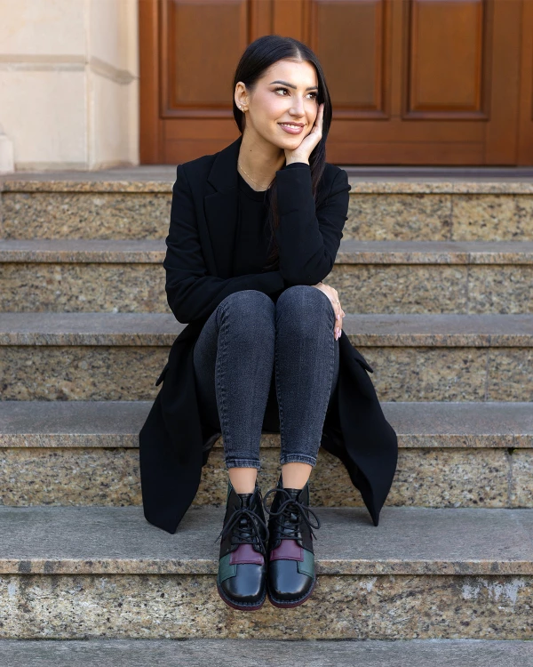 Czarne botki damskie sznurowane ze skóry naturalnej 2