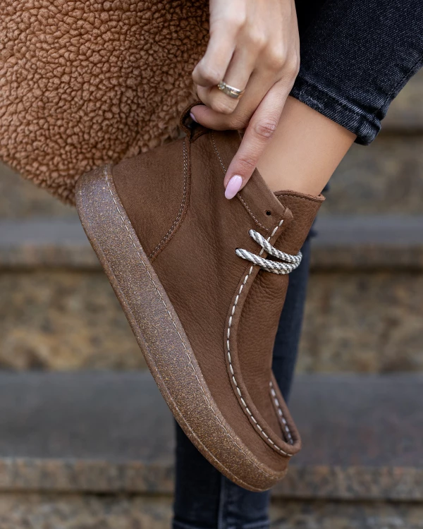 Brązowe trzewiki damskie ze skóry naturalnej