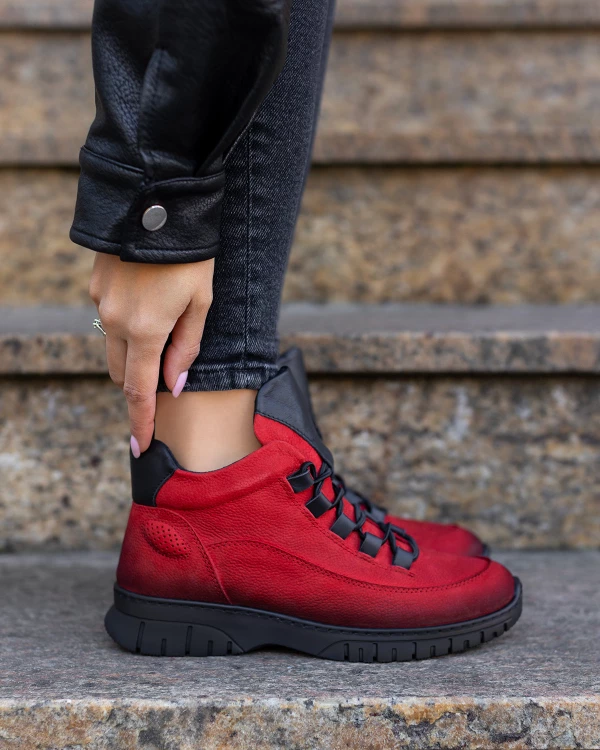 Czerwone trzewiki damskie trekkingowe ze skóry nubukowej