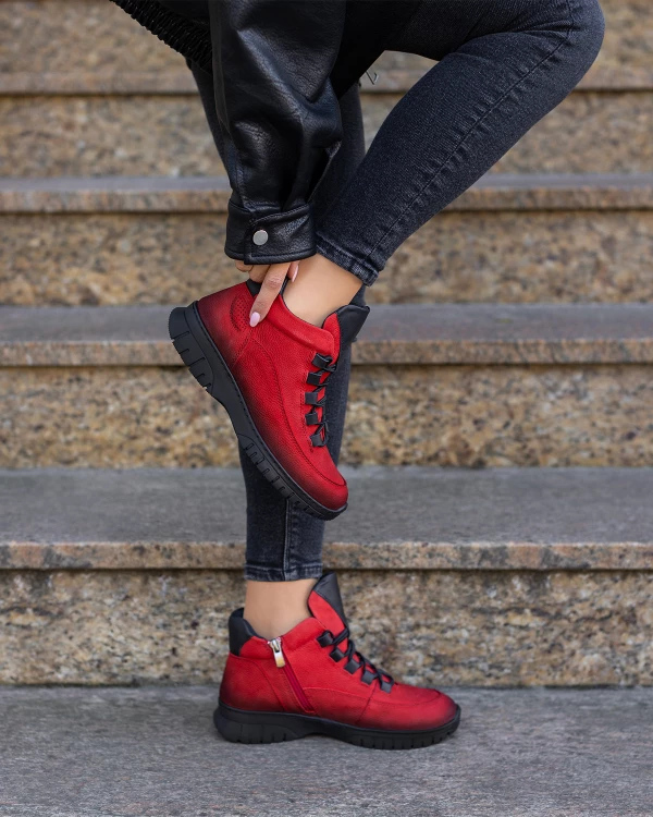 Czerwone trzewiki damskie trekkingowe ze skóry nubukowej 4