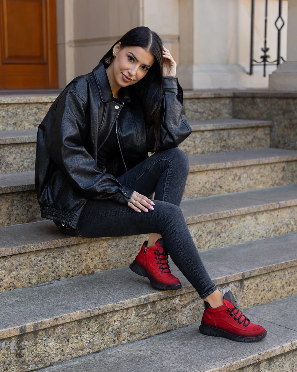 Czerwone trzewiki damskie trekkingowe ze skóry nubukowej 2