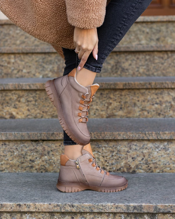 Beżowe botki damskie sznurowane ze skóry nubukowej trekkingowe 4