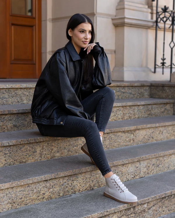 Jasnobeżowe trzewiki damskie sznurowe ze skóry naturalnej 2