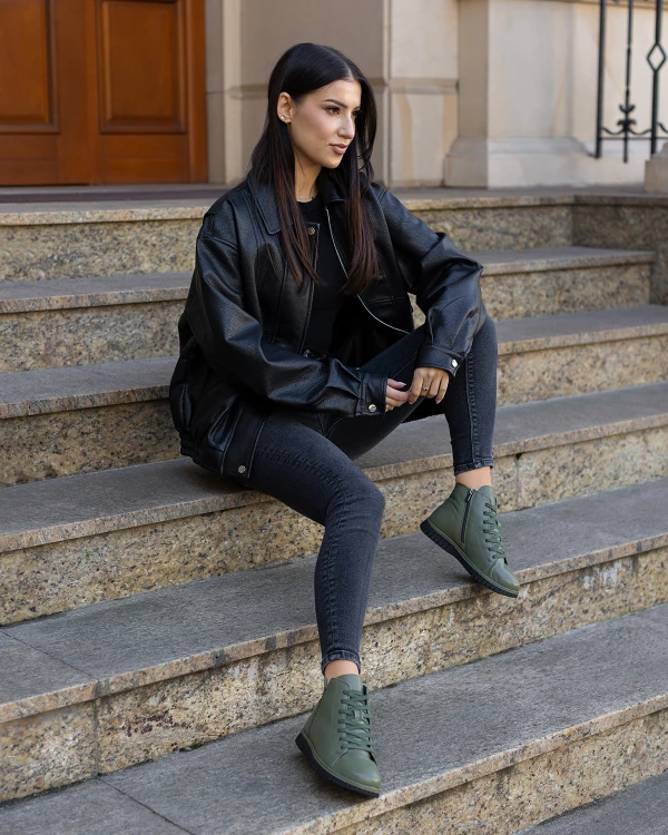 Zielone botki damskie sznurowane z naturalnej skóry licowej 2