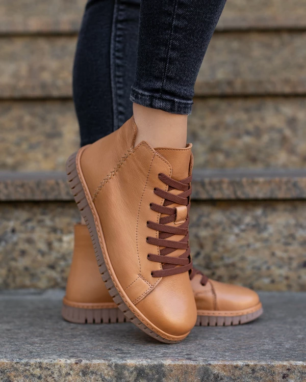 Brązowe trzewiki damskie skórzane na płaskim obcasie 4