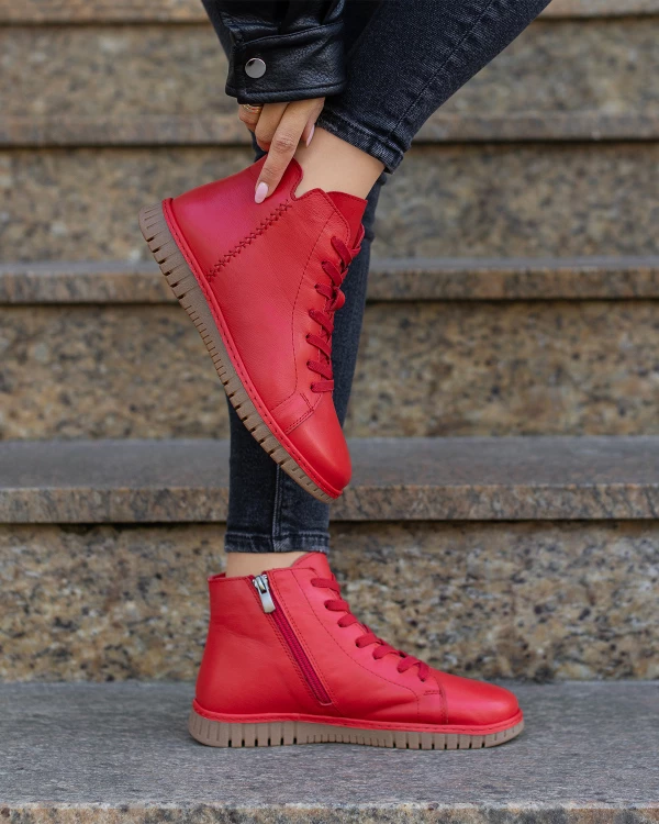 Czerwone botki damskie sznurowane ze skóry licowej