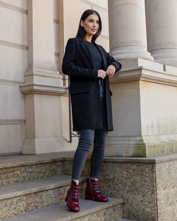 Bordowe botki damskie lakierowane na słupku 2