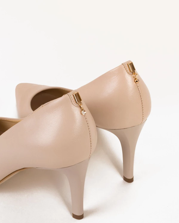 Beżowe czółenka skórzane na szpilce 024 4