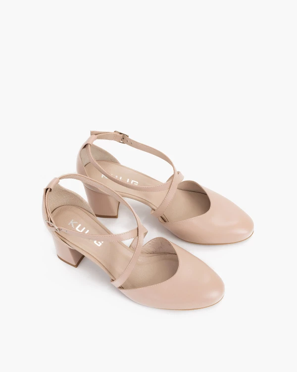 Beżowe czółenka skórzane na słupku 4