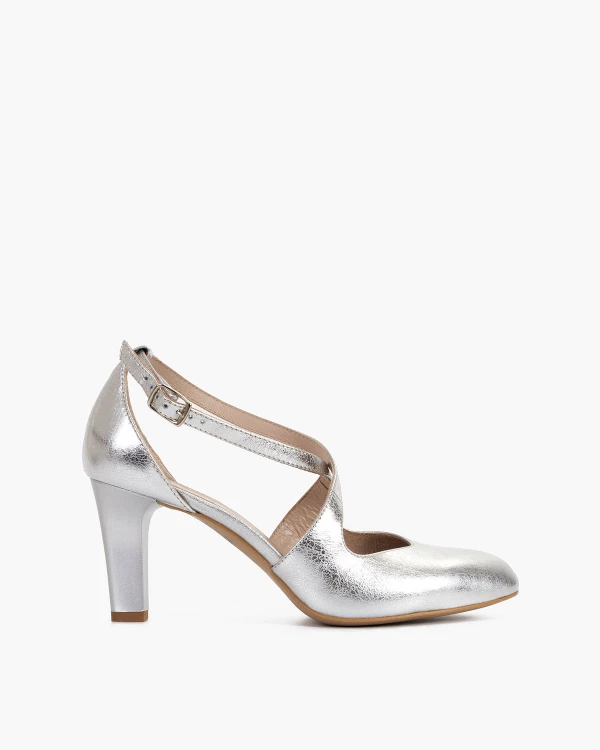 Srebrne czółenka skórzane na słupku 3