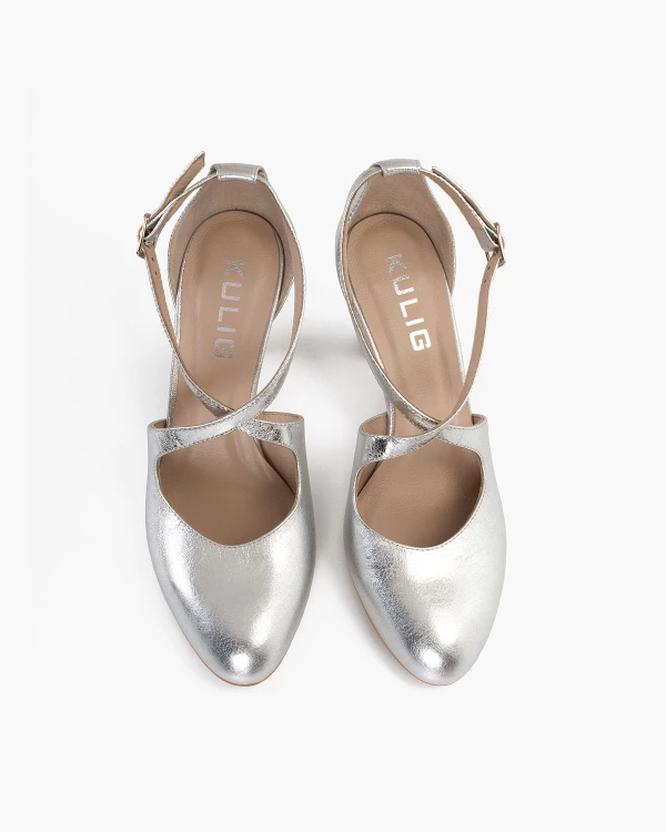 Srebrne czółenka skórzane na słupku 2