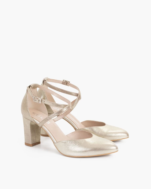 Złote czółenka skórzane na słupku 5