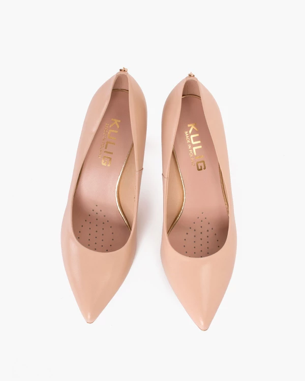 Beżowe czółenka skórzane na szpilce 4