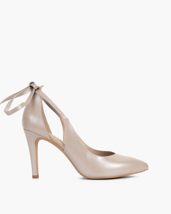 Perłowe czółenka damskie wiązane 4