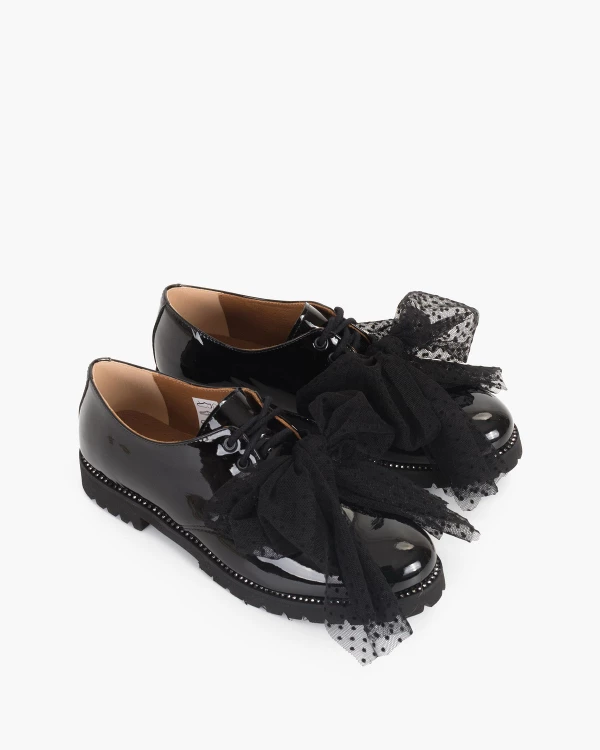 Czarne lakierowane półbuty damskie z kokardą 5