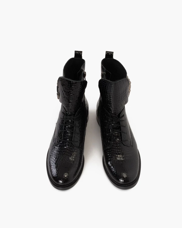 Czarne trzewiki damskie lakierowane 7