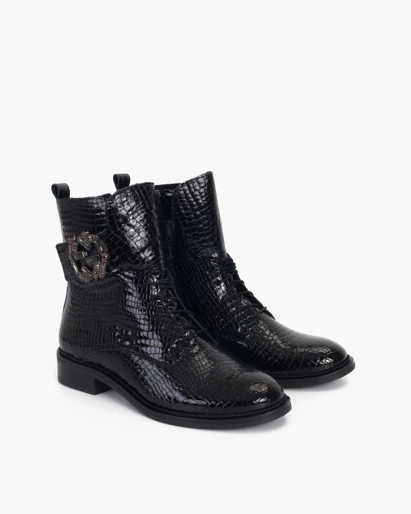 Czarne trzewiki damskie lakierowane 5