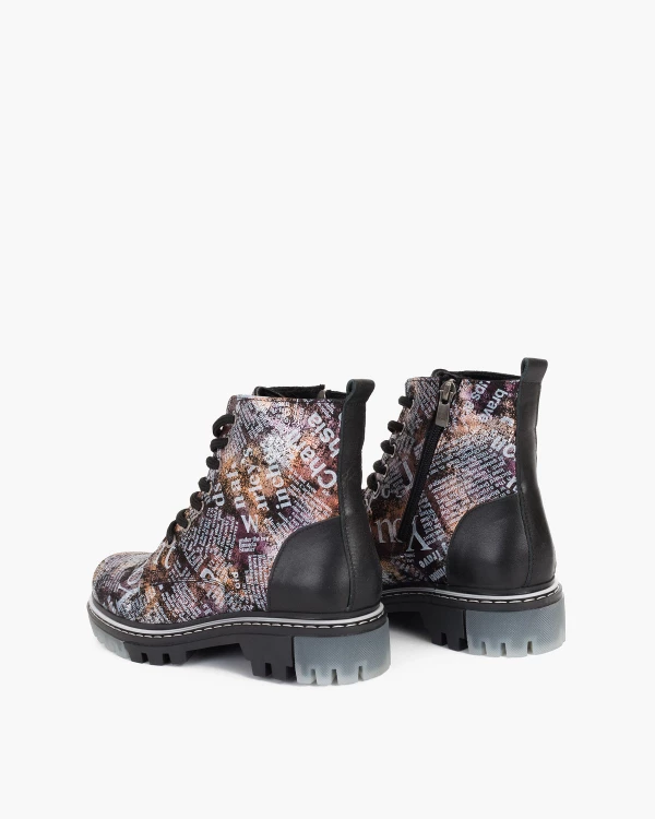 Wielokolorowe trzewiki damskie nubukowe z napisami 3