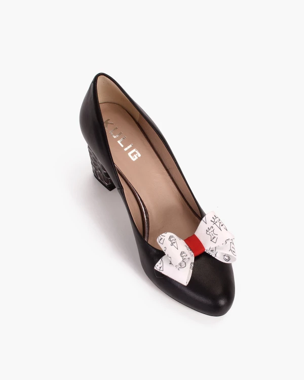 Białe kokardki do butów z motywem 2