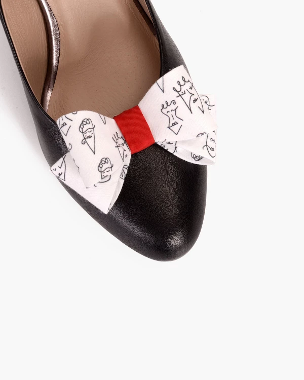 Białe kokardki do butów z motywem 3