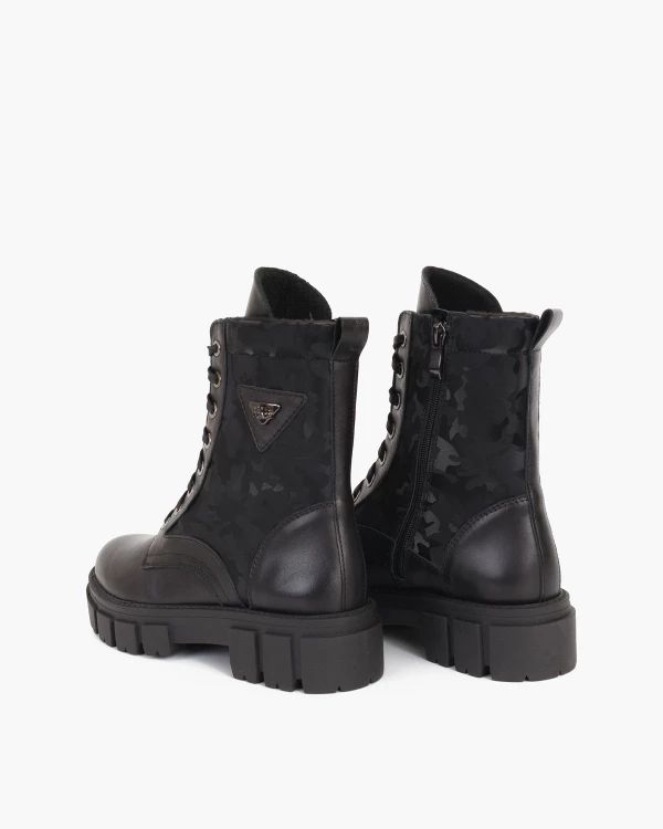 Czarne trzewiki damskie skórzane z motywem moro 6