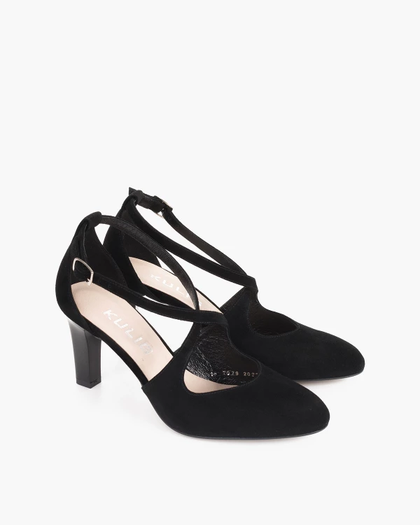 Czarne czółenka zamszowe na słupku 3