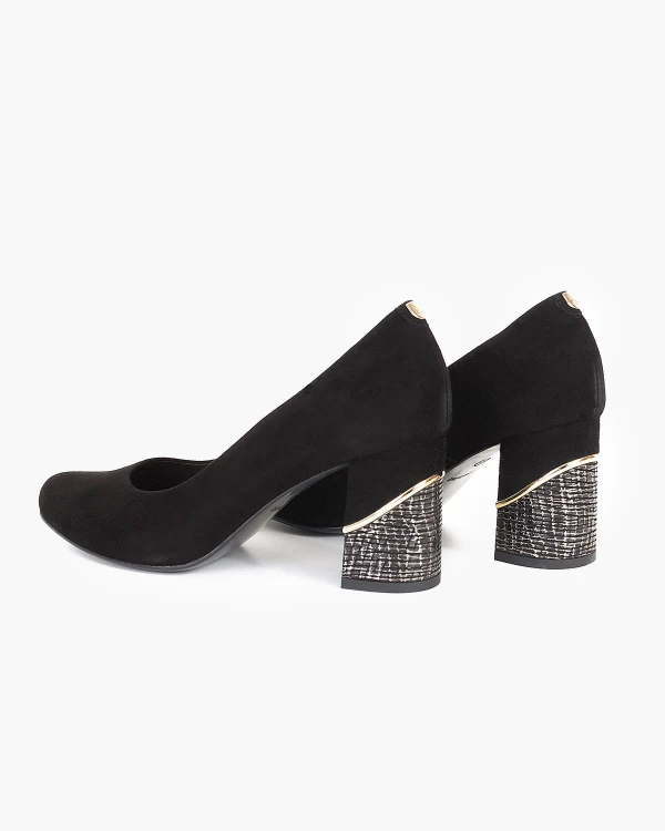 Czarne czółenka zamszowe na słupku 6