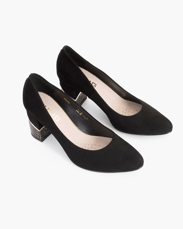 Czarne czółenka zamszowe na słupku 3