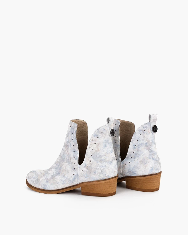 Białe botki nubukowe z wycięciem 3