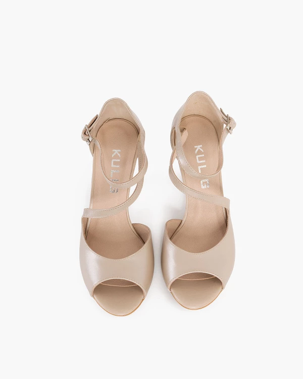 Perłowe sandały damskie skórzane na słupku 6