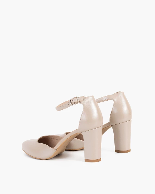 Perłowe czółenka skórzane na słupku 2