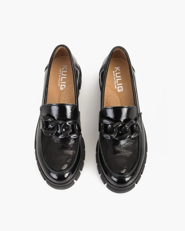 Czarne mokasyny damskie lakierowane z łańcuchem 3