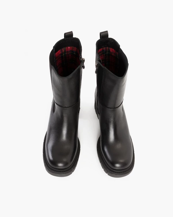 Czarne botki skórzane na słupku 6