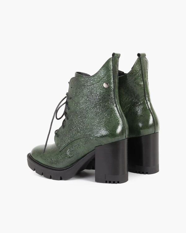 Zielone trzewiki damskie lakierowane na słupku 4
