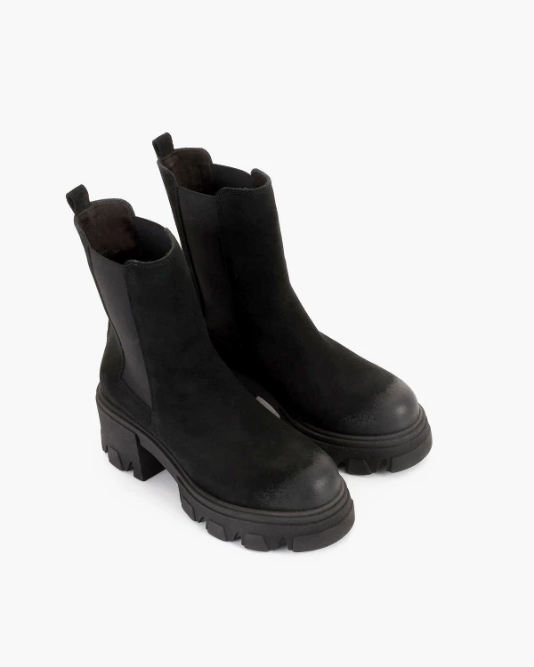 Czarne sztyblety damskie welurowe 2