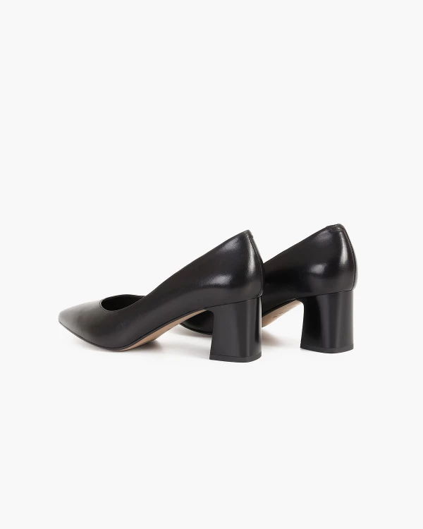 Czarne czółenka skórzane na słupku 4