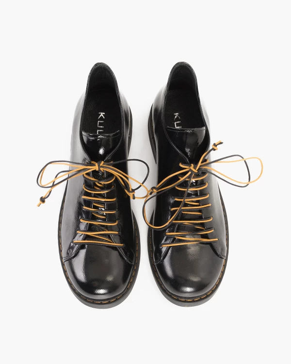 Czarne półbuty damskie lakierowane 3