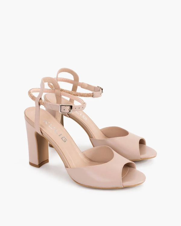 Beżowe sandały damskie skórzane na słupku 2