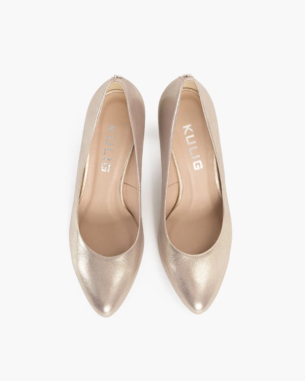 Złote czółenka skórzane na słupku 4