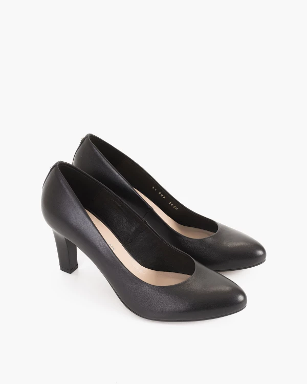 Czarne czółenka skórzane na słupku 4