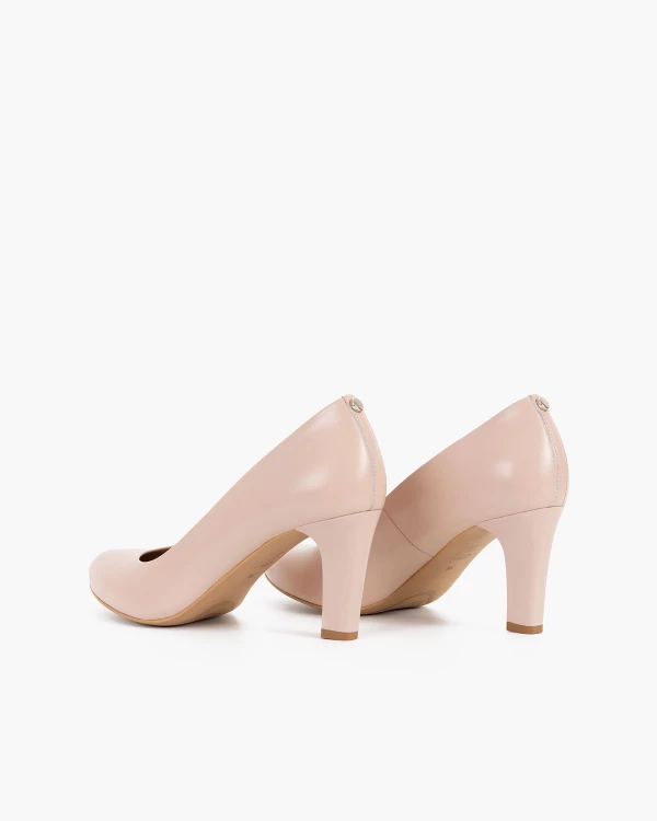 Beżowe czółenka skórzane na słupku 3