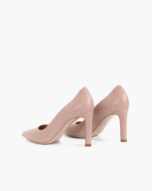 Pudrowe czółenka skórzane na słupku 4