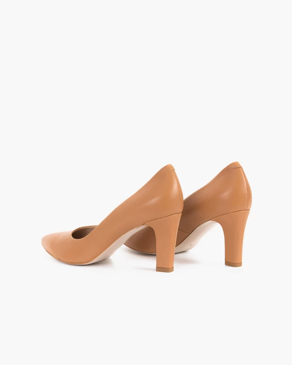 Karmelowe czółenka skórzane na słupku 4