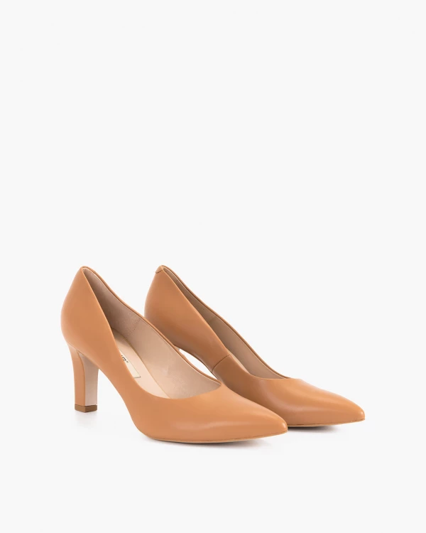 Karmelowe czółenka skórzane na słupku 2