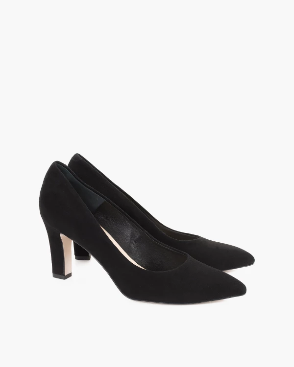 Czarne czółenka zamszowe na słupku 2