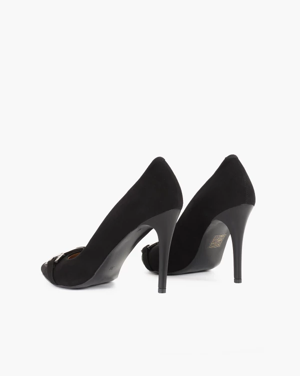 Czarne czółenka zamszowe z łańcuchem 4