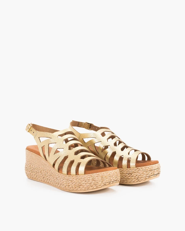 Złote sandały damskie skórzane na koturnie 2