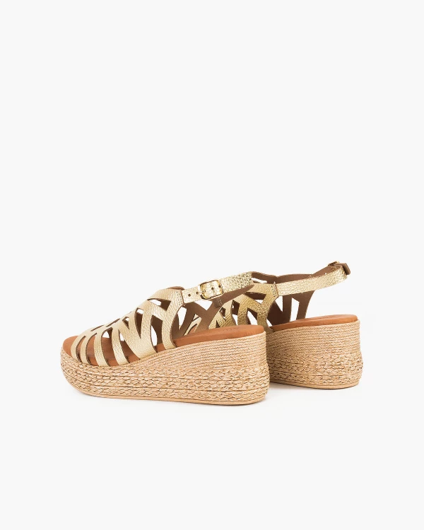 Złote sandały damskie skórzane na koturnie 4