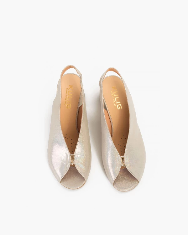 Złote sandały damskie nubukowe na słupku 3