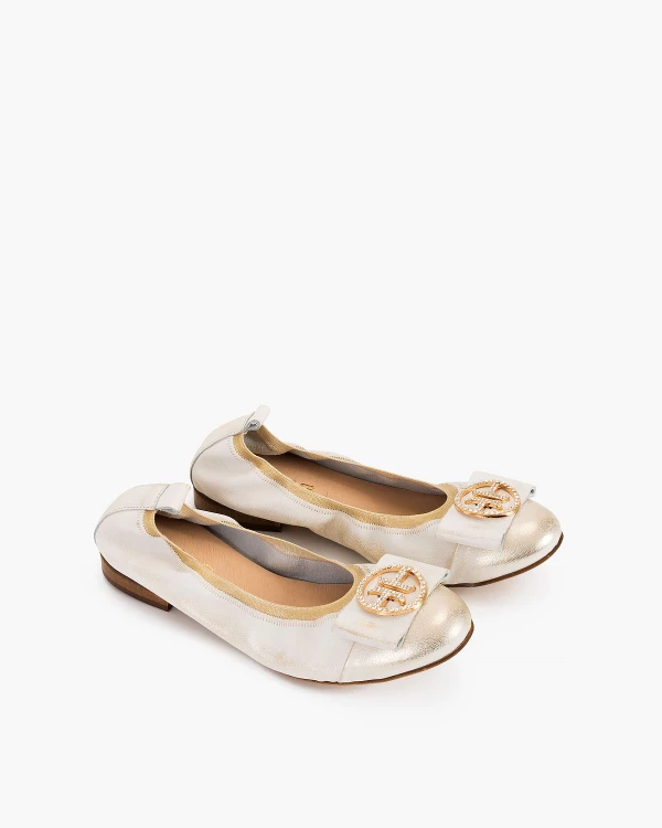 Złote baleriny skórzane z kółkiem